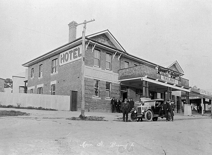 [Stacey's Railway Hotel, Bunyip, circa 1925.]