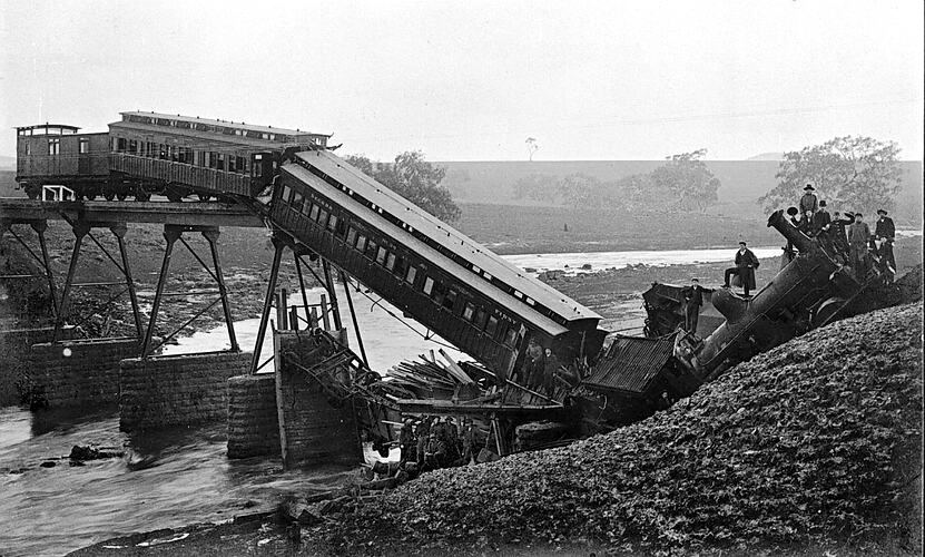 [Accident following the failure of McCallum's Creek Bridge, Ballarat-Maryborough line, 19 August 1909.]