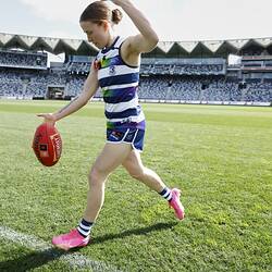 Digital Photograph - Mikayla Bowen About To Kick Football, Geelong Football Club AFL Women's Team (AFLW), Geelong, Aug 2023