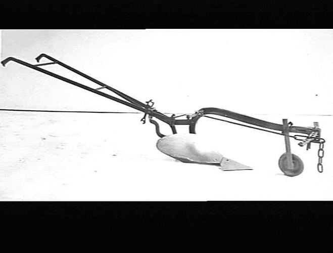 SUNBEAM M/B W/- MOVEABLE HANDLES. TAKEN JULY 1936