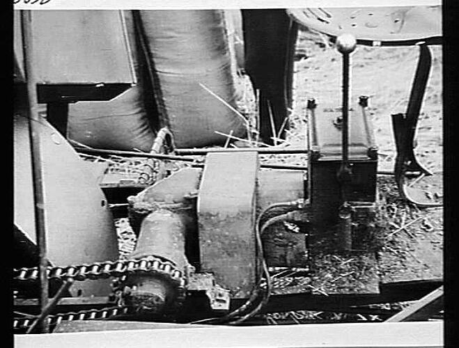 HORWOOD BAGSHAW POWER DRIVE AND HYDRAULIC LIFT LAY-OUT. DEC 1946