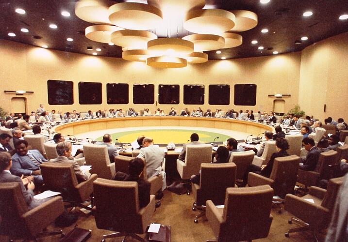 Photograph - Commonwealth Heads of Government Meeting, Heads of Government in Discussion, Centennial Hall, Royal Exhibition Building, Melbourne, 30 Sep-7 Oct 1981