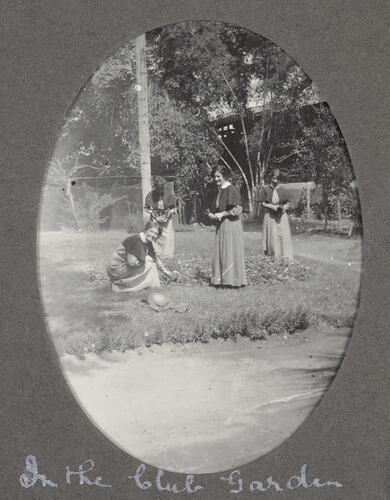 World War I, Four Nurses in a Garden, Egypt, 1915-1917