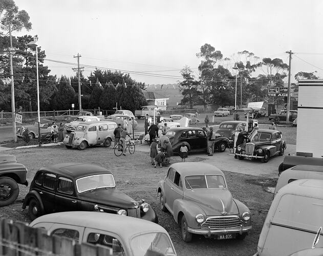 Atlantic Union Oil Company, Cars Outside a Service Station, Victoria, 15 May 1959