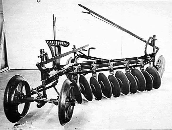 10 DISC SUNDERCLEAVE REAR VIEW