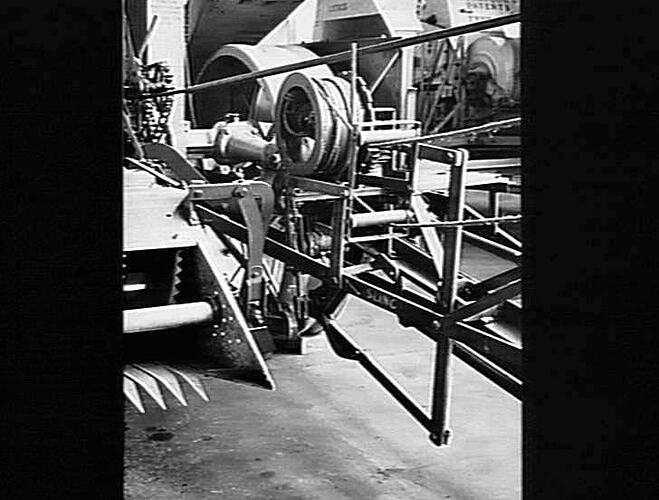 `SUNWINCH' FITTED TO NO. 6 HEADER: NOV 1954