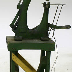 Bookbinding Wire Stapler