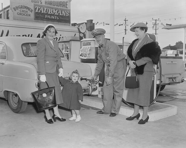 Atlantic Union Oil Company, Gas Guess Competition, Thornbury, Victoria, 03 Jul 1959