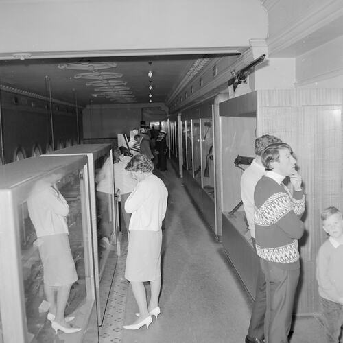 Congestion in Queen's Hall, Institute of Applied Science (Science Museum), Melbourne, 1965