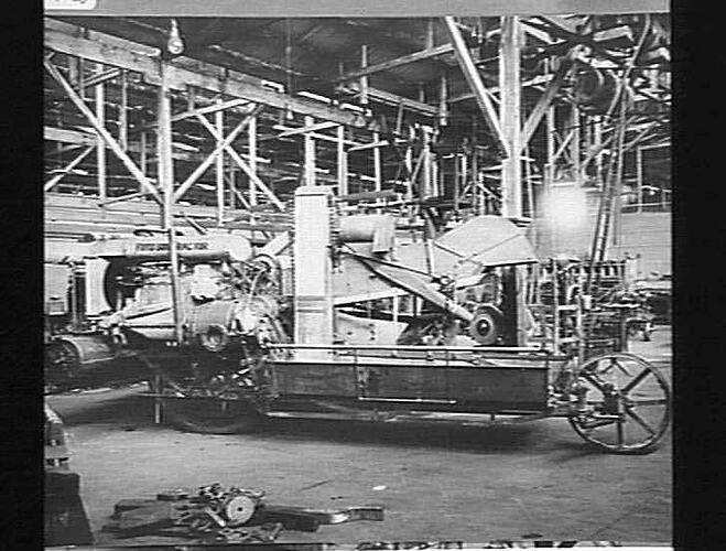 12 FT. MOTOR HEADER: DEC. 1924