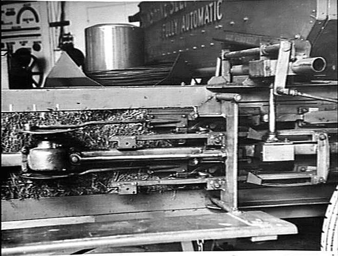 KNOTTING & THREADING GEAR - PICK UP BALER: JUNE 1951