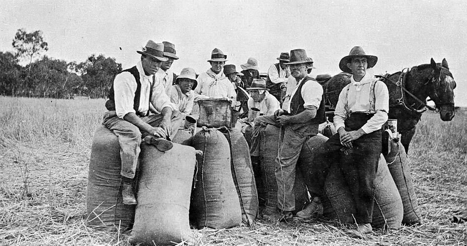 [Workers sewing wheat bags, Hopetoun, 1910s.]