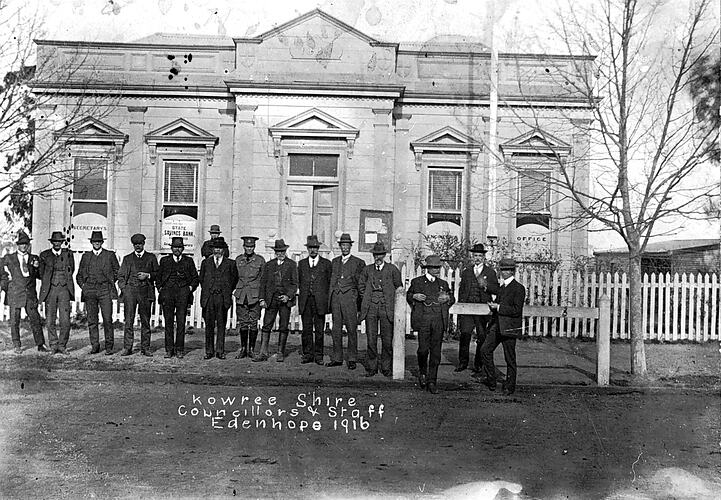 KOWREE SHIRE, COUNCILLORS AND STAFF, EDENHOPE, 1916.