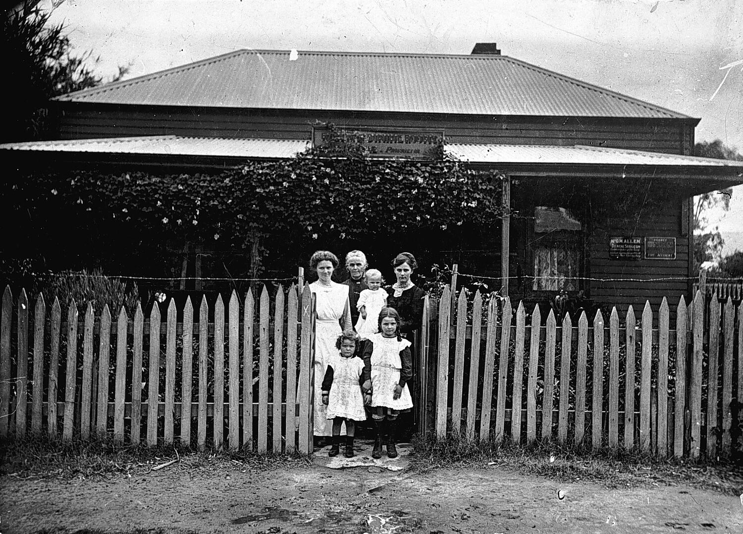 Negative Violet Town, Victoria, 1912