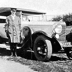 Loverigde Family Graf & Stift, with chauffeur at Anglesea, Victoria, circa 1920s
