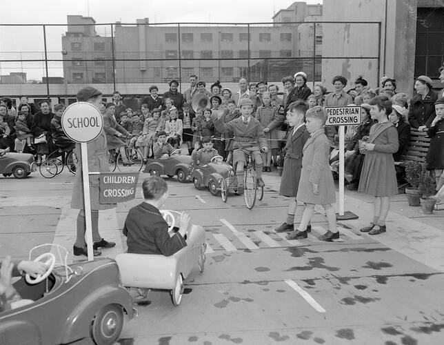 National Safety Council of Australia Ltd, Children in Pedal Cars & Tricycles, Melbourne, Victoria, Sep 1954