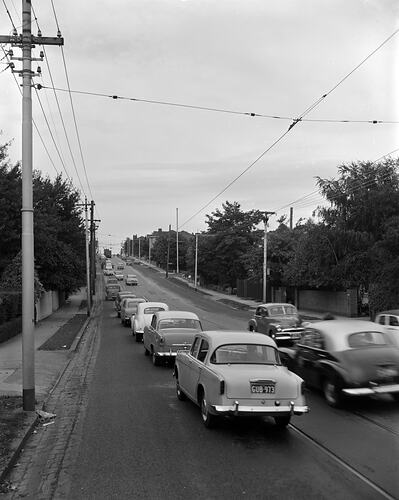Royal Automobile Club of Victoria, Cars on Glenferrie Road, Victoria, 09 Apr 1959