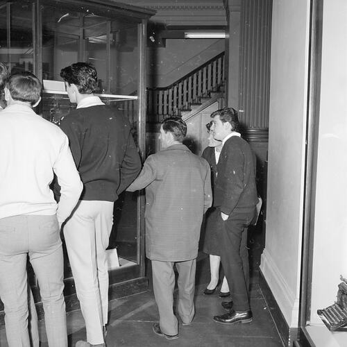 Tour group in Queen's Hall, Institute of Applied Science (Science Museum), Melbourne, c. 1960s