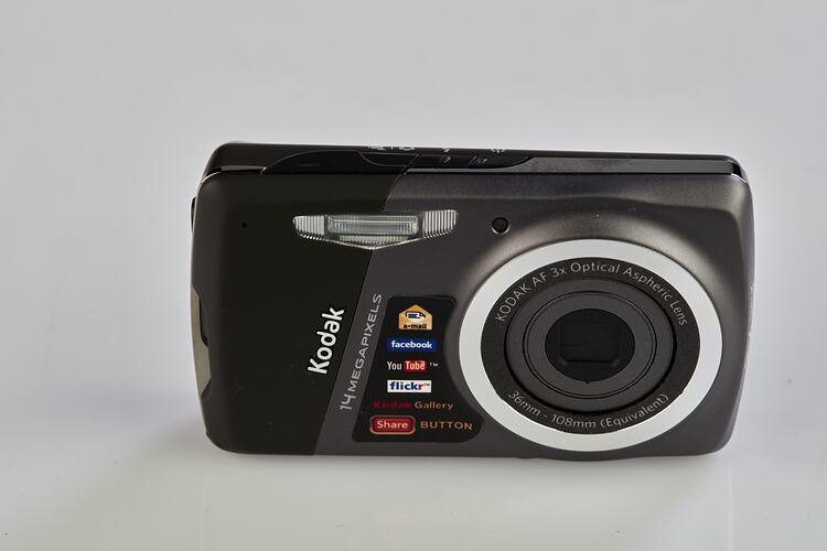 KODAK カメラ Kodak Instamatic 414 Camera w/4 Sylvania Blue Dot Flash