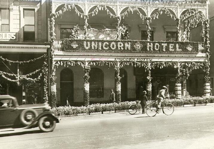 Photograph - Unicorn Hotel, Ballarat, 1938