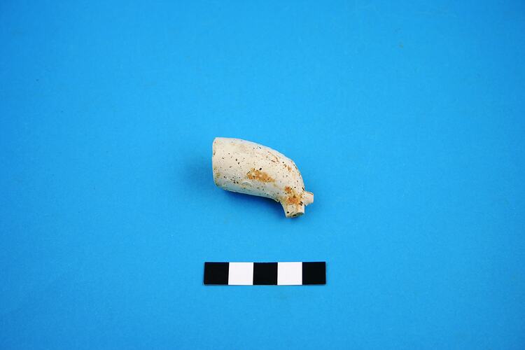 One clay pipe bowl.