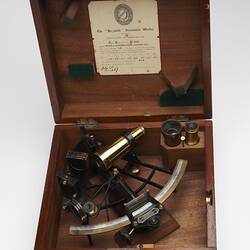 Box - Sextant, Heath & Co, Hezzanith, Endless Tangent Screw Automatic Clamp, No. Y826, 1935