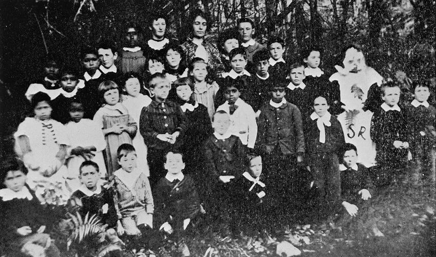 Group portrait, Badger Creek School, Coranderrk, Victoria, circa 1902