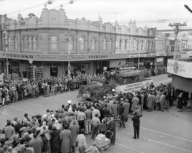 Commonwealth Fertilisers and Chemicals Ltd, Parade Float, Footscray, Victoria, 15 Jun 1959