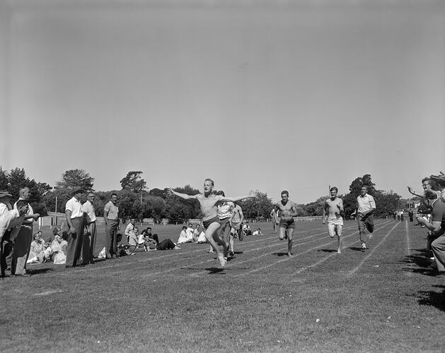 Commonwealth Fertilisers and Chemicals, Picnic Running Race, Frankston, Victoria, 23 Jan 1960