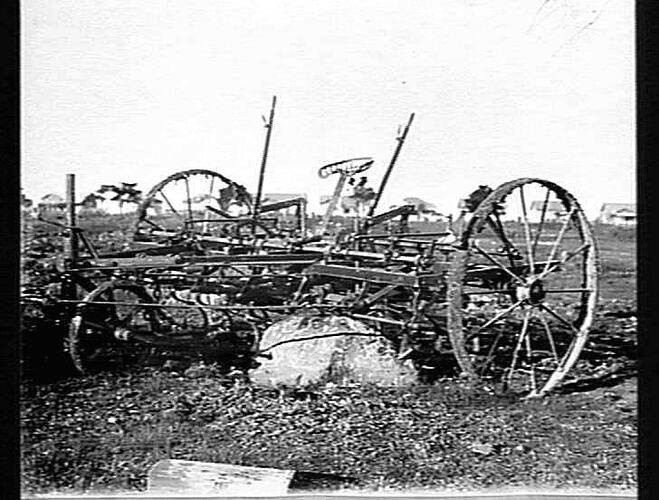 `SUNFLEX' MOUNTING AN OBSTACLE