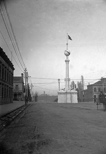 Stereograph - Glass, Chamber of Commerce Column, Federation Celebrations, 1901