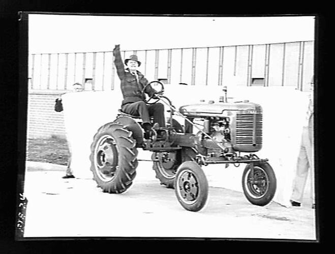 "INTERNATIONAL HARVESTER"