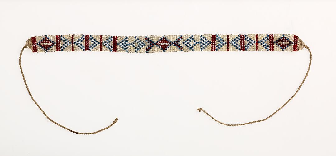 Beaded neckband, attributed to Darwin region, Northern Territory, Australia.
