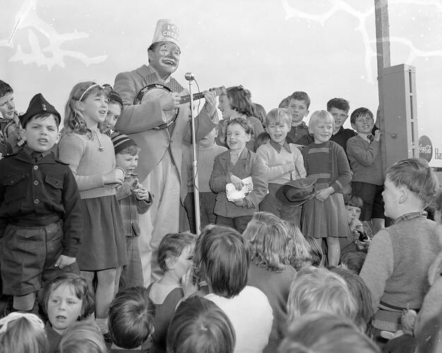 Peters Ice Cream (Vic) Ltd, Zig Performing with Children, Melbourne, Victoria, Aug 1957