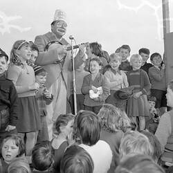 Peters Ice Cream (Vic) Ltd, Zig Performing with Children, Melbourne, Victoria, Aug 1957