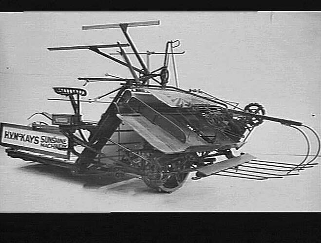 "6 FT BINDER: TAKEN AUGUST 1933"