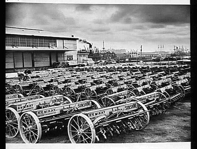 104 `SUNTYNES' & `SUNLEAS' FOR `S.S. BELTANA' TO BRISBANE. PHOTO TAKEN AT NO. 19 WHARF, MELBOURNE: APRIL 1946