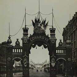 Photograph - Federation Celebrations, 'The King's Arch, Swanston Street',  May1901