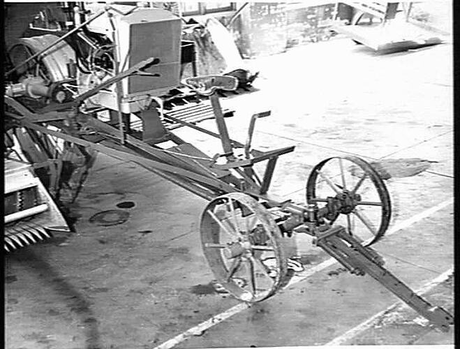 FORECARRIAGE ETC. NO. 6 E.F. HEADER: JULY 1950