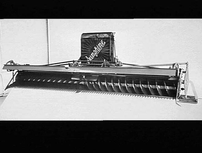 COMB CLEANER FOR AUTO HEADER: MARCH 1930