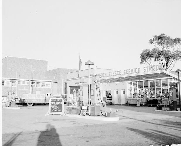 G. FLEECE SERVICE STN. WHITEHORSE RD BALWYN