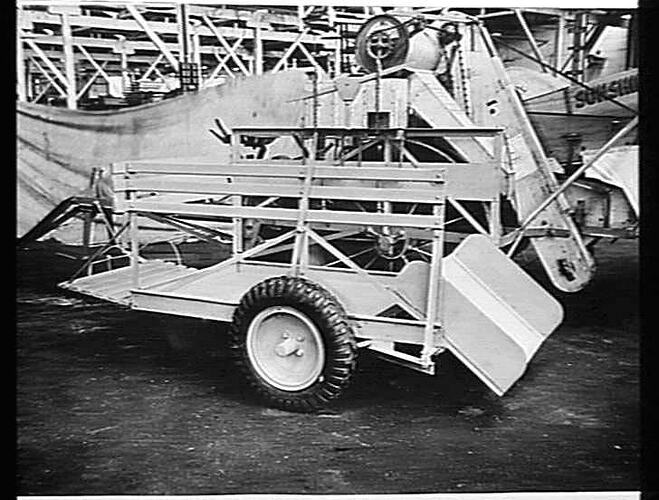 PLATFORM FOR NO. 2 P.T.O. HEADER. NOV 1939