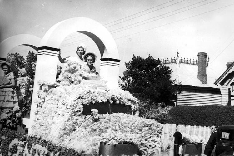Photograph - Decorated Float, Ballarat, 1938
