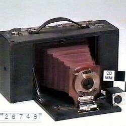 Folding Camera - Kodak, Brownie, No. 3, Model A, 1905-1909