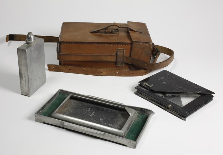 Artificial Horizon - Portable, Cary, London, England, 1907