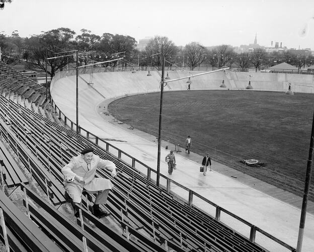 Bob Dyer, Olympic Park Velodrome, Olympic Games Melbourne, 1956