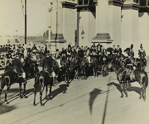 Photograph - Federation Celebrations, 'Landing of Their Royal Highnesses The Duke and Duchess of Cornwall and York', Melbourne 6th May 1901