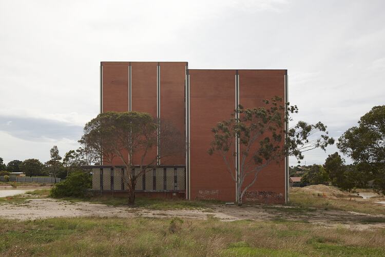 Kodak Australasia Pty Ltd, Building 8 & Surrounding Grounds, Coburg, 07 Dec 2010