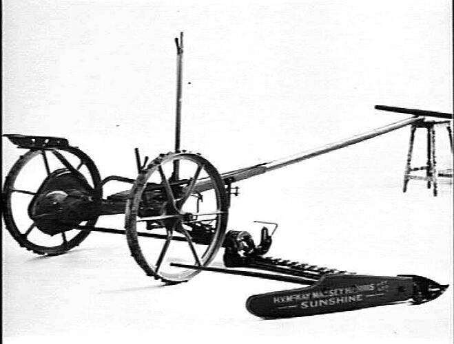 I.S. OIL BATH MOWER JUNE 1946