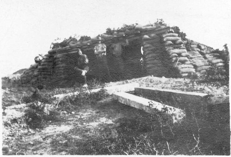 Dug out on Gallipoli, 1915.